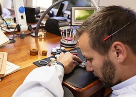 师资团队标题四